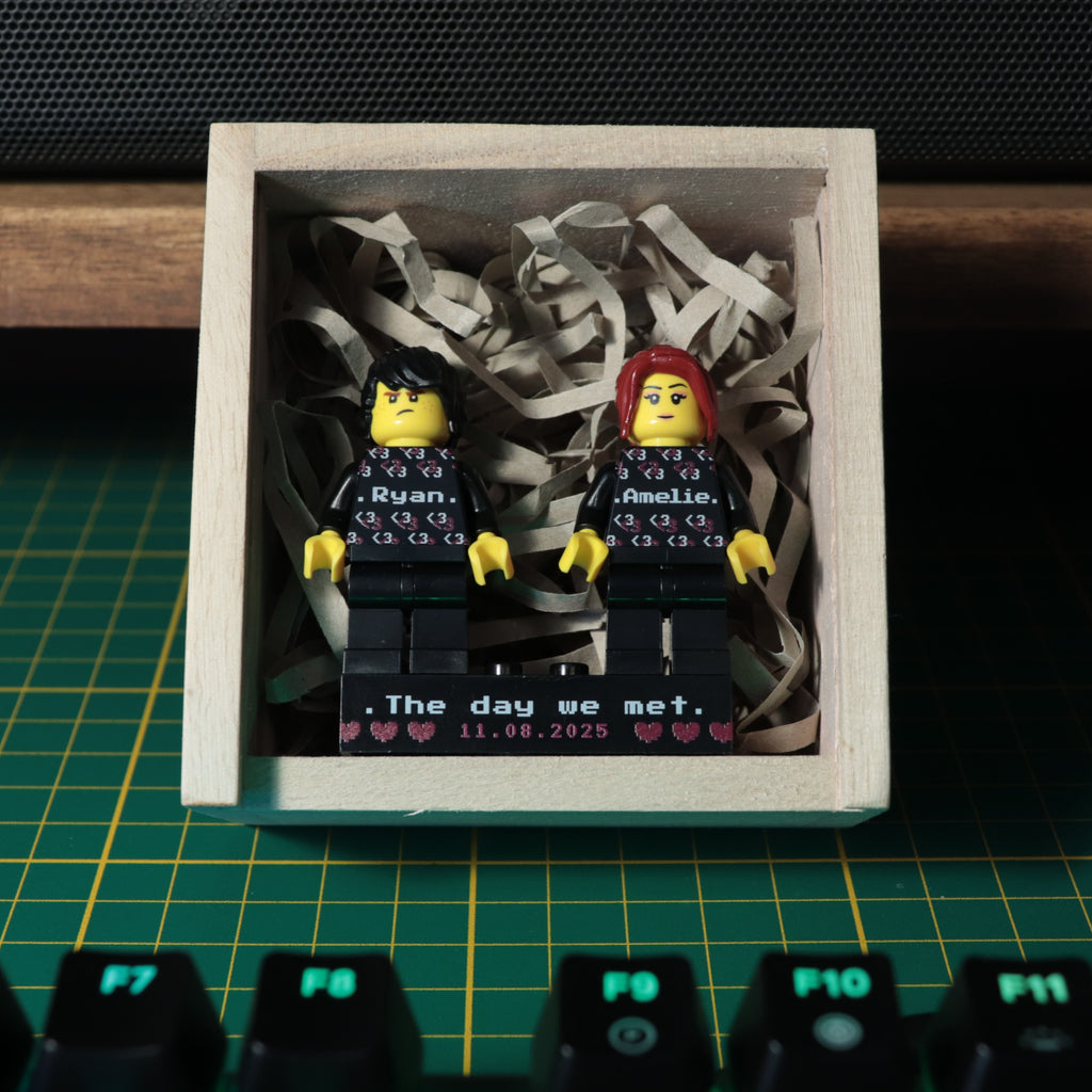 Pixel Hearts - Brick Duo mit Holz Kiste Display