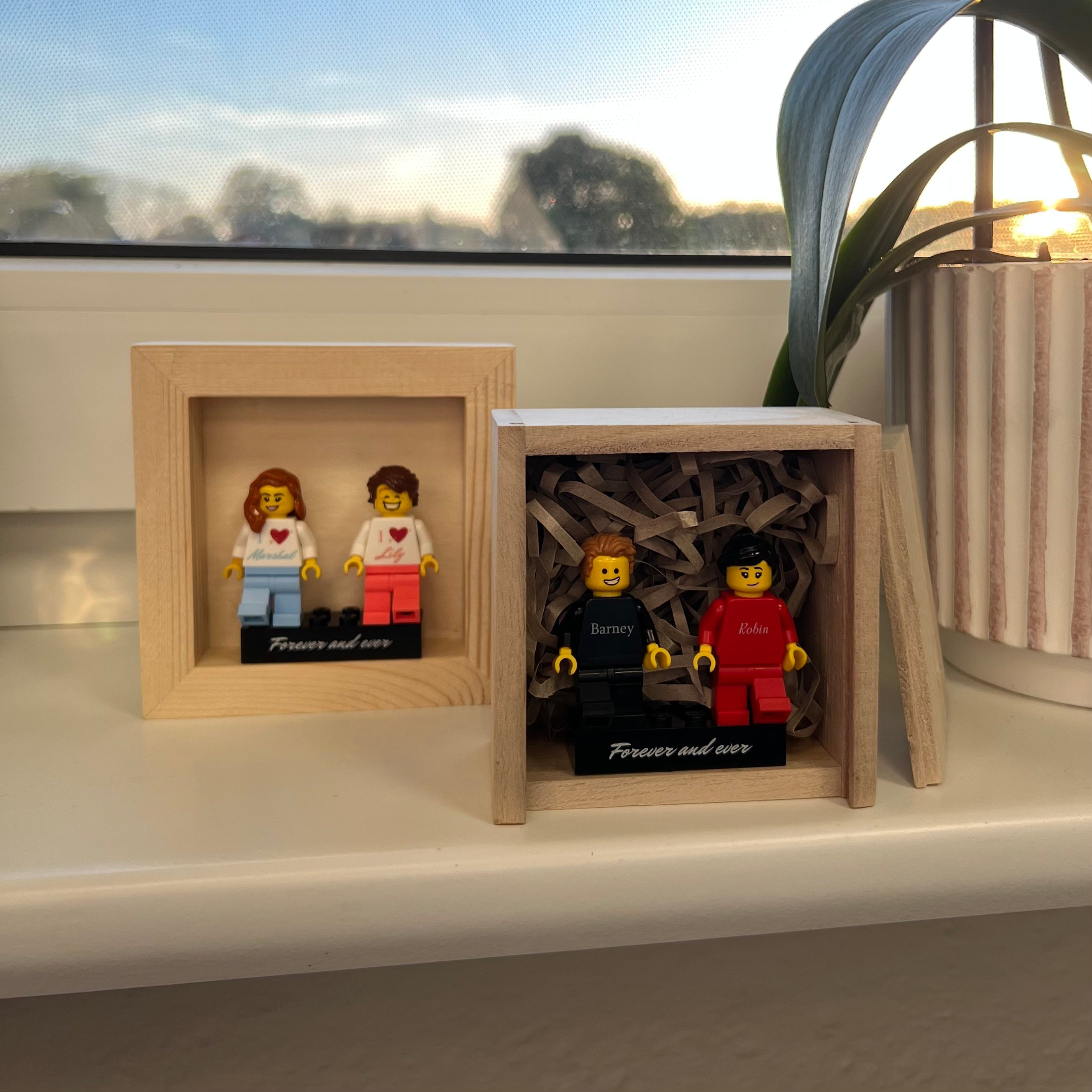 Brick Duo - 2 Personalisierte Minifiguren aus LEGO® mit bedrucktem Podest